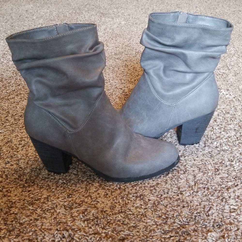 Aldo Grey Leather Ankle Boots